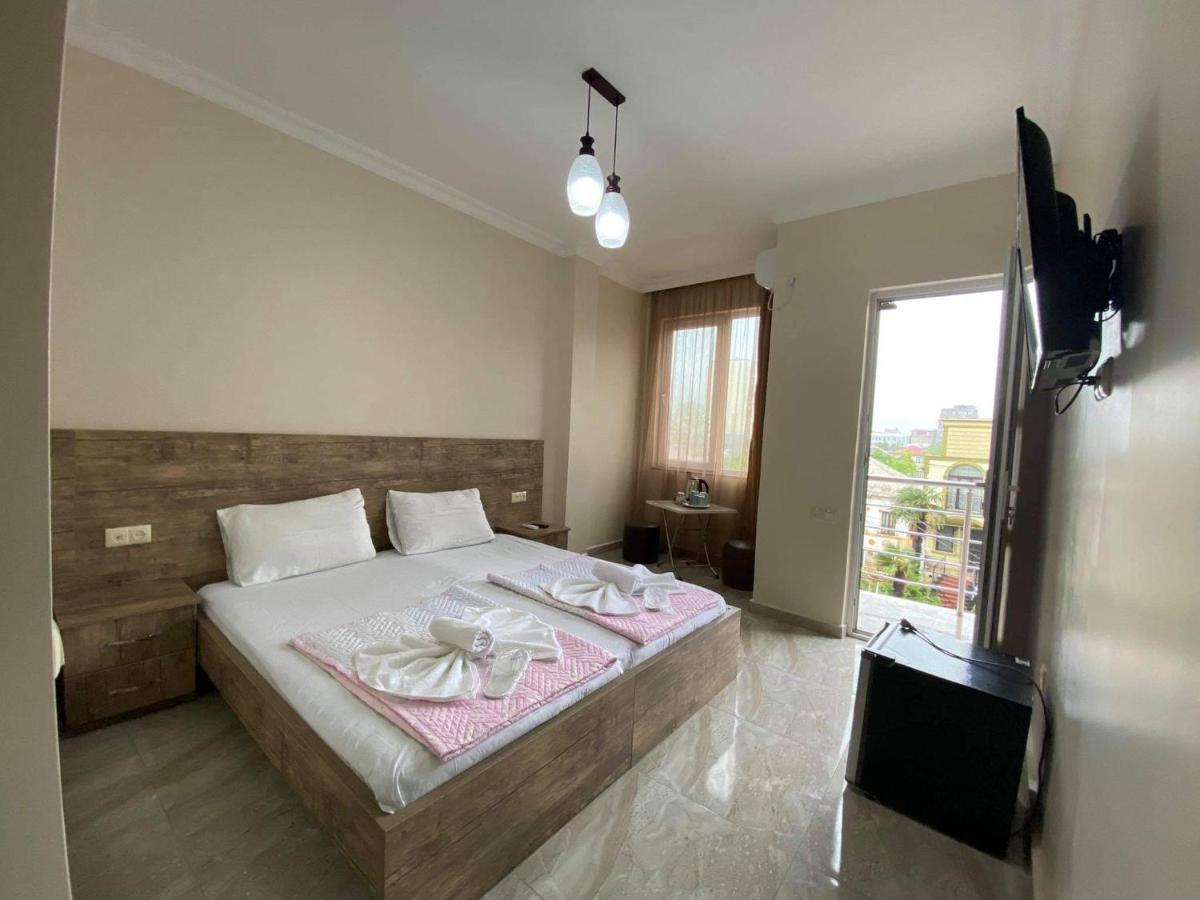 Family Hotel Батумі Екстер'єр фото