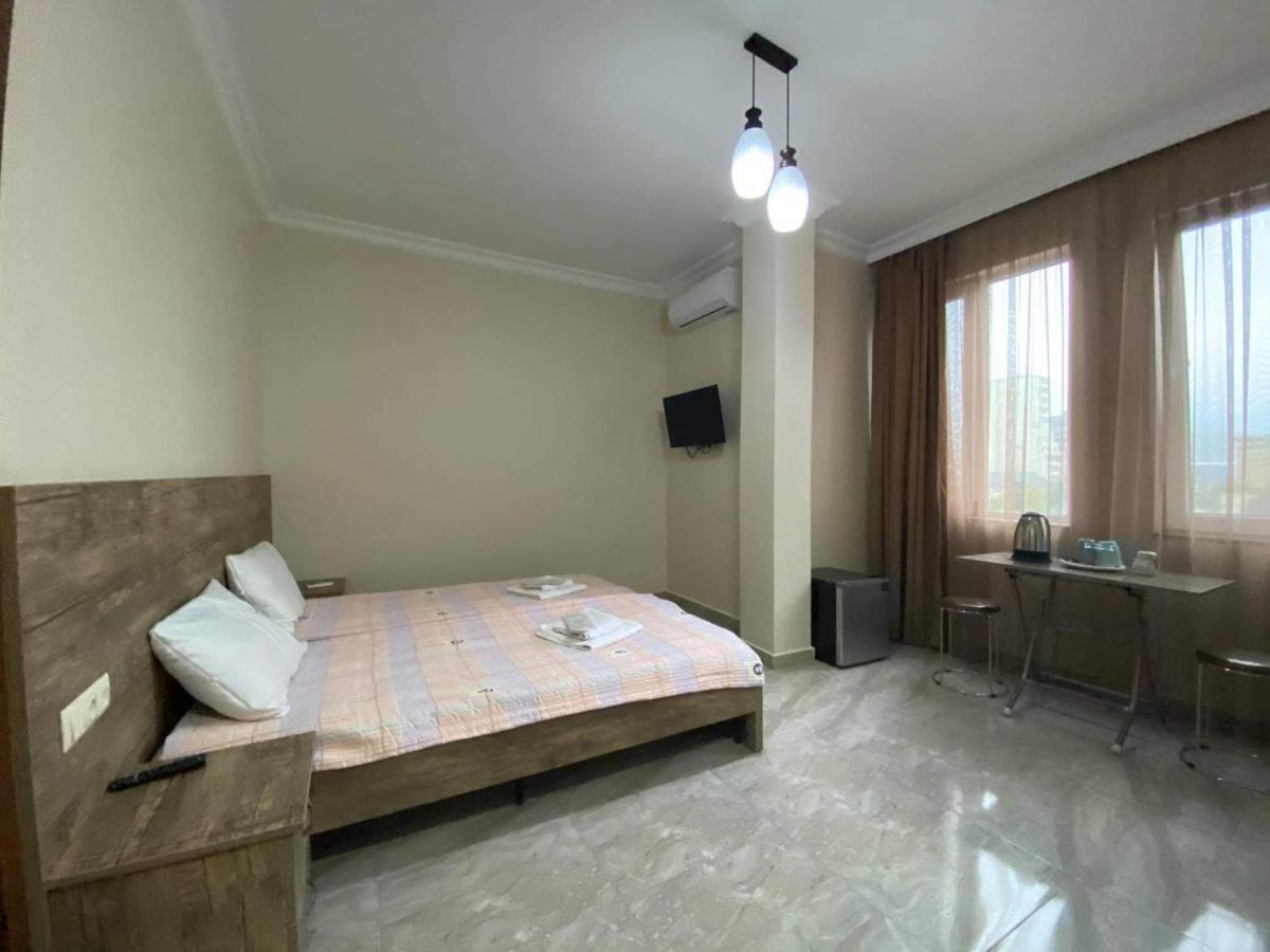 Family Hotel Батумі Екстер'єр фото