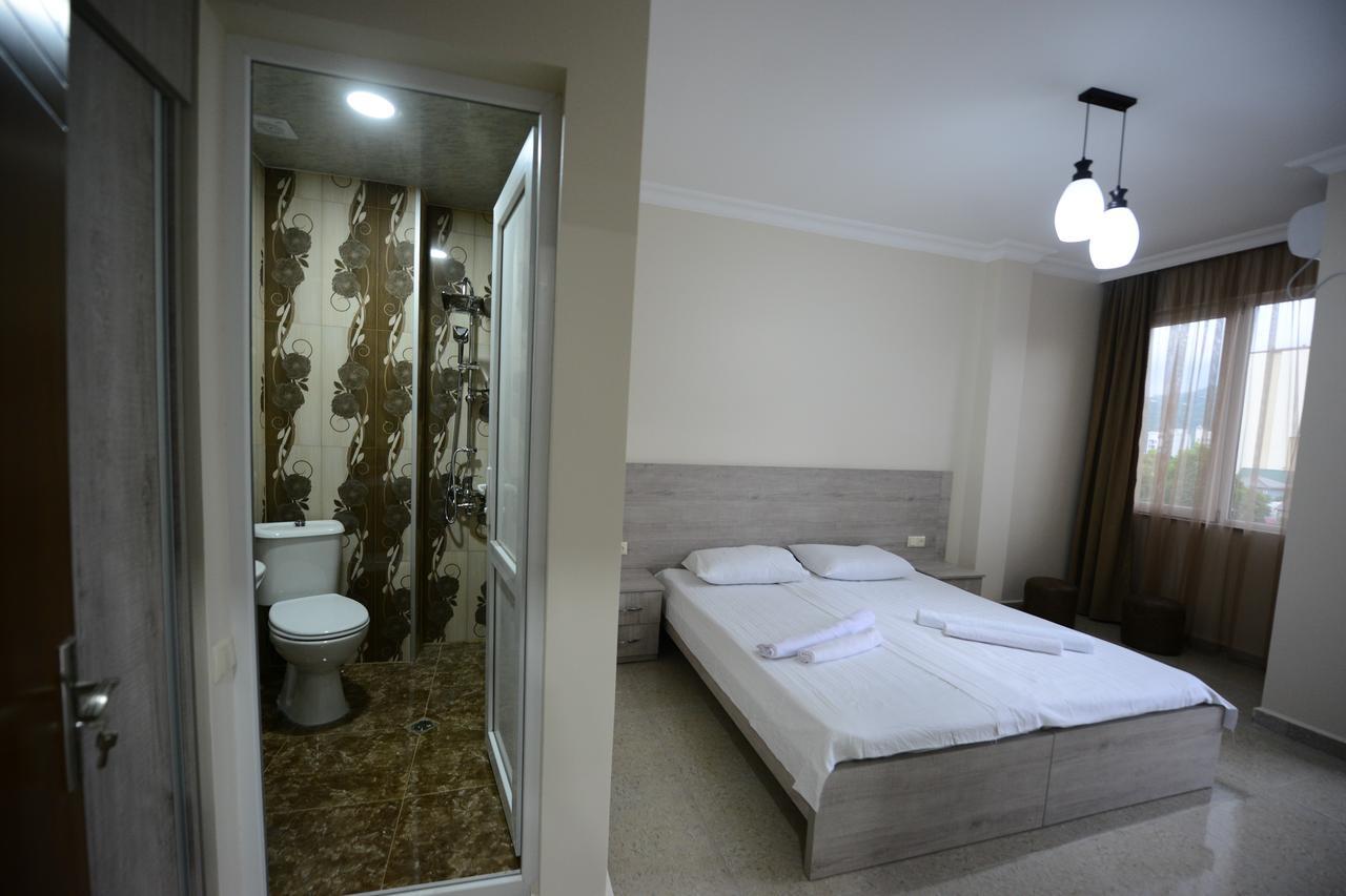 Family Hotel Батумі Екстер'єр фото