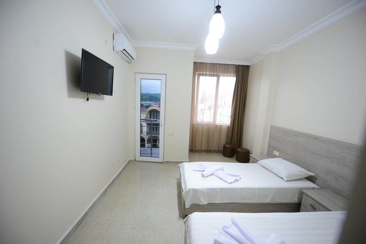 Family Hotel Батумі Екстер'єр фото